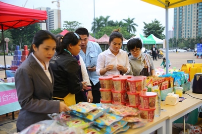 儋州首届儋耳集市节成功举办，市民文化广场上演城市生活新体验